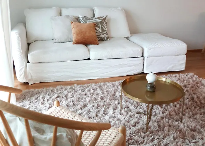 Henniina V Rautatieasema - Free Parking