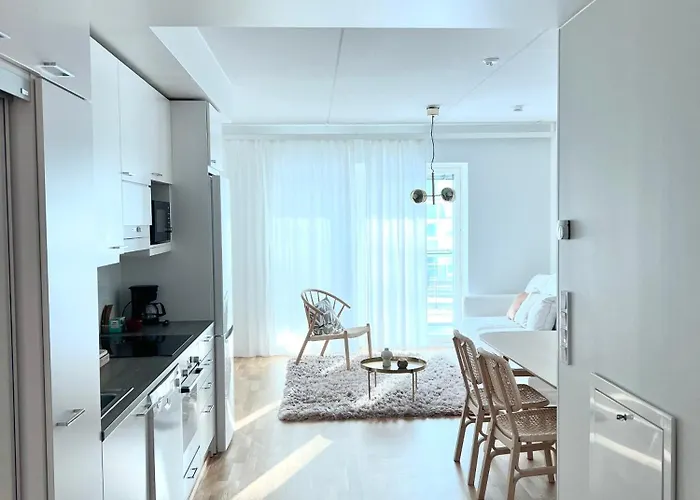 Henniina V Rautatieasema - Free Parking דירה